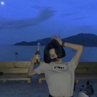 颓废伤感女生背影头像🕰️时间改变彼此模样