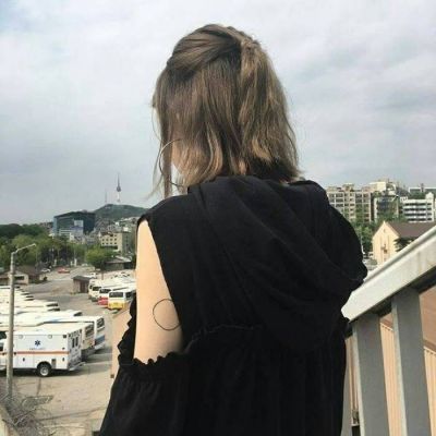 颓废伤感女生背影头像🕰️时间改变彼此模样