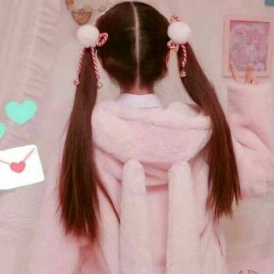 双马尾女生俏皮背影头像🎀藏心不挂嘴的暗恋美学
