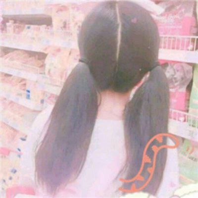 双马尾女生俏皮背影头像🎀藏心不挂嘴的暗恋美学