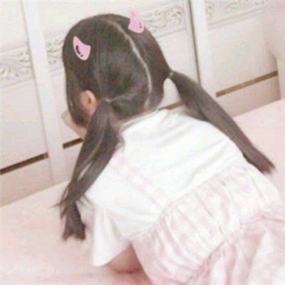 双马尾女生俏皮背影头像🎀藏心不挂嘴的暗恋美学