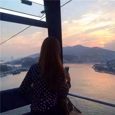 海边伤感女生背影头像🌊「如今最好」意境头像集