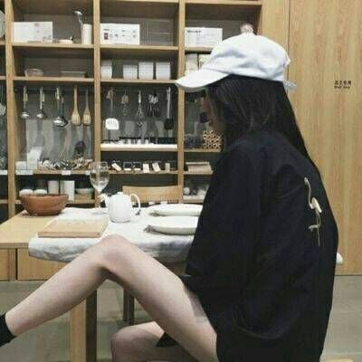 长发电波女生背影头像🌅「日光倾城」停留意境头像