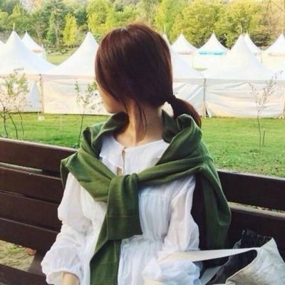 唯美气质女生背影头像🌌「渺小却唯一」意境头像集
