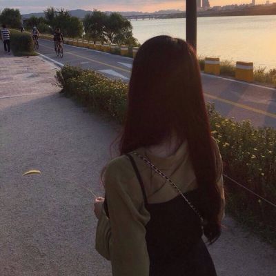 帅气女生背影头像🗝️守护记忆意境头像集