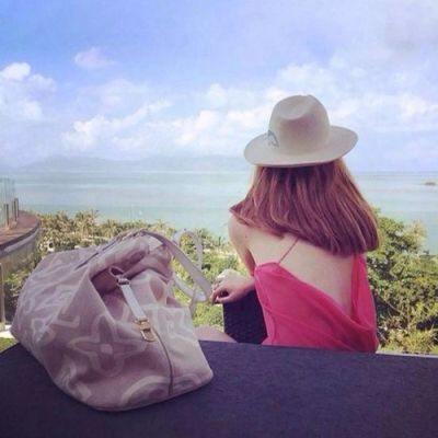 蓝色大海女生背影头像🌊海边伤感意境头像集