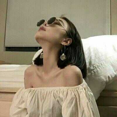 孤独伤感女生头像🌌深夜独白意境头像集