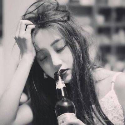 孤独伤感女生头像🌌深夜独白意境头像集