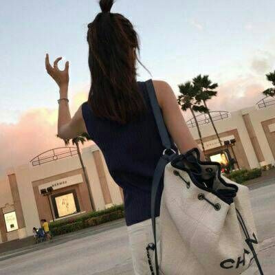 长发电波女生背影头像🌊随风飘荡秀发意境头像
