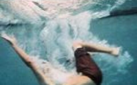 男生海边孤单背影头像🌊一个人看海的意境头像合集