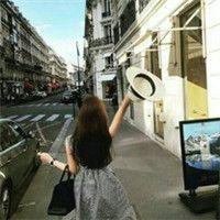 忧伤女生长发背影头像合集 🌙 唯美伤感风格女生头像精选
