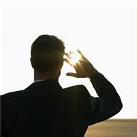 男生阳光背影头像拍摄指南🌞简约帅气男生背影构图技巧