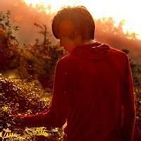 男生阳光背影头像拍摄指南🌞简约帅气男生背影构图技巧
