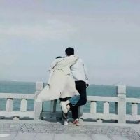 qq情侣头像双人情头一人一张真人📸主打「生活切片」叙事
