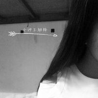黑白伤感女生背影带字头像🖤聚焦抑郁情绪的视觉呈现