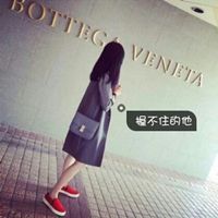 伤感长发带字女生背影🎐浮现「浮生若梦」的斑驳墨迹