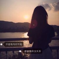 伤感长发带字女生背影🎐浮现「浮生若梦」的斑驳墨迹