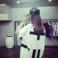女孩QQ戴帽子背影头像🎯主打霸气真人系列