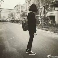 QQ情侣头像一对两张📚主打校园风双人背影设计