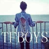 女生头像tfboys带字背影🌟专属四叶草的带字背影头像
