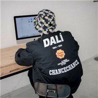 男生一人一影一独行背影头像🚶♂️2025最新版背影男生qq头像上线