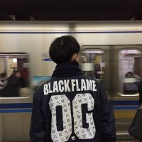 男生一人一影一独行背影头像🚶♂️2025最新版背影男生qq头像上线