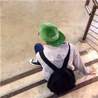 男生一人一影一独行背影头像🚶♂️2025最新版背影男生qq头像上线