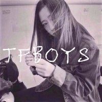 霸气头像女生背影带字tfboys🔥专属四叶草的背影告白计划