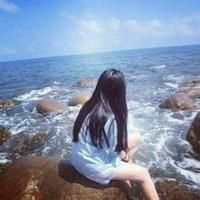 头像女背影或侧面长发🎑精选坐姿长发背影头像