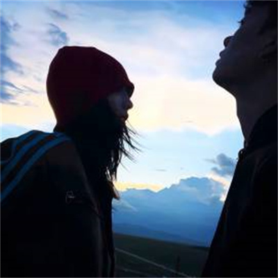 很好看又超级亲密的情侣头像 超甜蜜的好看温馨情侣头像