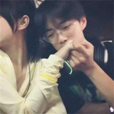 超级温馨又自然的真人情侣头像 唯美感情又超好的精致情侣头像
