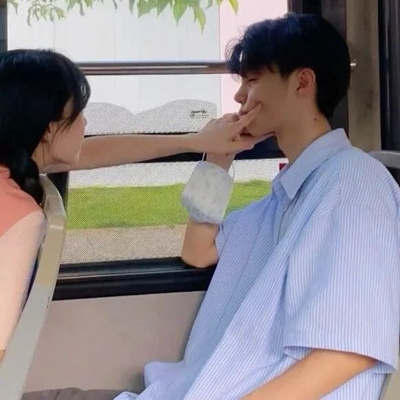很优质的情侣头像超精致 积极乐观的好看唯美情侣头像