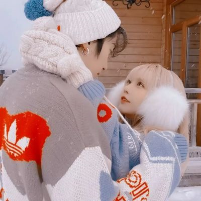 热恋又超幸福的情侣头像 很有魅力又超级自在的好看情侣头像
