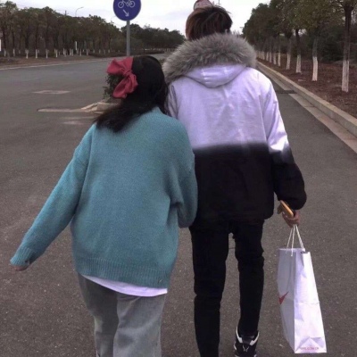 高清一对两张真人情侣头像图片