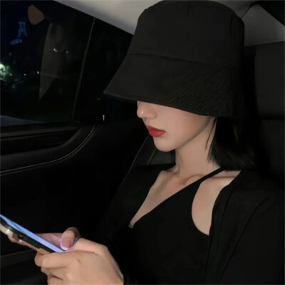 一人一半不易发现情头图片合集 2023一男一女最新情侣头像真人