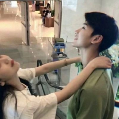 真人版超甜蜜的高清情侣头像 很认真又漂亮的甜蜜情侣头像