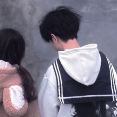 与青春擦肩的甜美情侣头像 超好看的亲密情侣头像