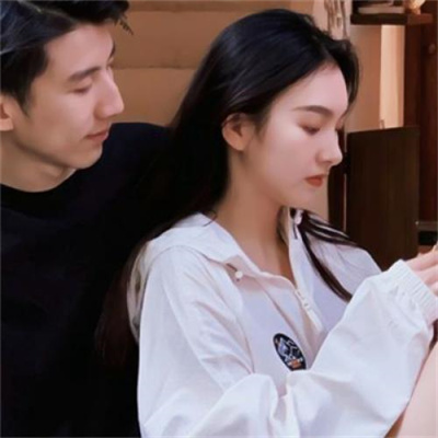 与青春擦肩的甜美情侣头像 超好看的亲密情侣头像