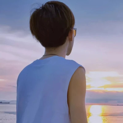 不易被发现的甜蜜情侣头像 2023一人一张不明显真人情头图片