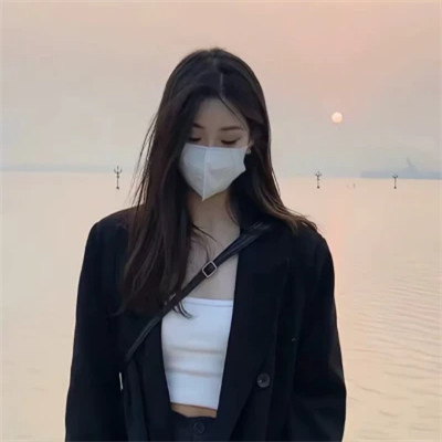 不易被发现的甜蜜情侣头像 2023一人一张不明显真人情头图片
