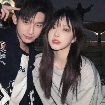 2023最火一男一女情头超级好看 很甜很撩的好看幸福的情侣头像