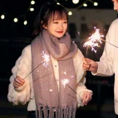 拥抱在一起很优质的情头 情侣很个性的超级甜的头像合集