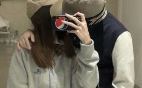 最新版简单高清的情侣头像 很深情一人一张好看情头合集