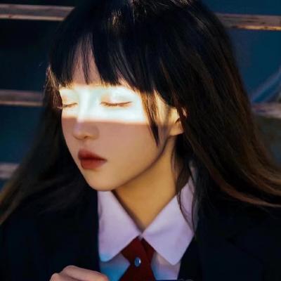 真人敲可爱的甜美女孩头像 魅力十足的很有氛围女生意境头像