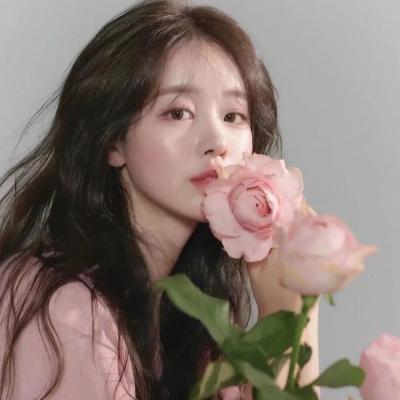 真人敲可爱的甜美女孩头像 魅力十足的很有氛围女生意境头像