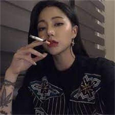 真人敲可爱的甜美女孩头像 魅力十足的很有氛围女生意境头像