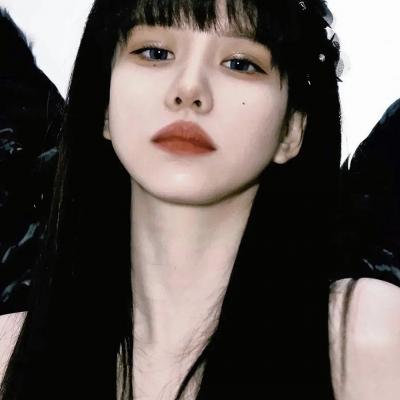 真人敲可爱的甜美女孩头像 魅力十足的很有氛围女生意境头像