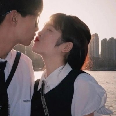 一点也不俗气的情头 高清很有默契的情头一对恩爱