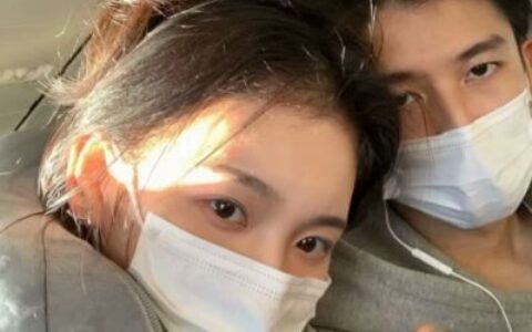 很甜美恩爱的浪漫情头 真人露脸精致一左一右情侣头像