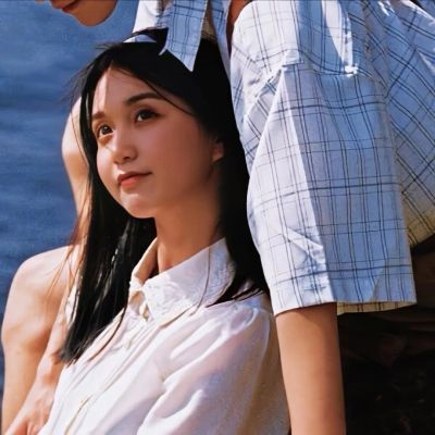 看起来超浪漫甜蜜的qq情头 明显唯美氛围感真人情侣头像图片